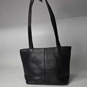Adventure Bound Sleek‎ Black Leather Shoulder Bag